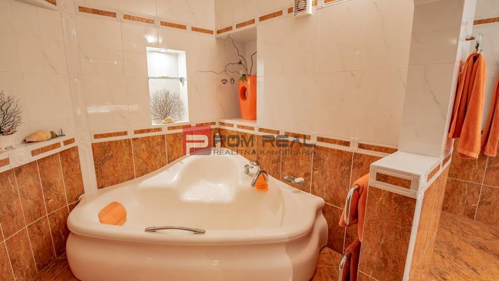 7-izbové sídlo v lyžiarskom raji⛷️v srdci Slovenska ❤️