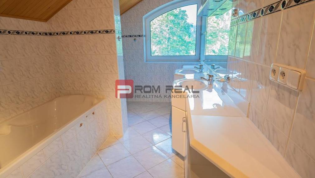 7-izbové sídlo v lyžiarskom raji⛷️v srdci Slovenska ❤️