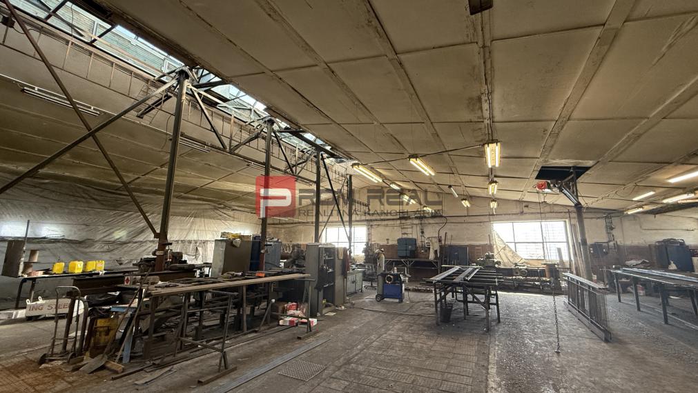 PRENÁJOM Priestranný sklad BÁHOŇ 1800 m2 + Zázemie 200 m2