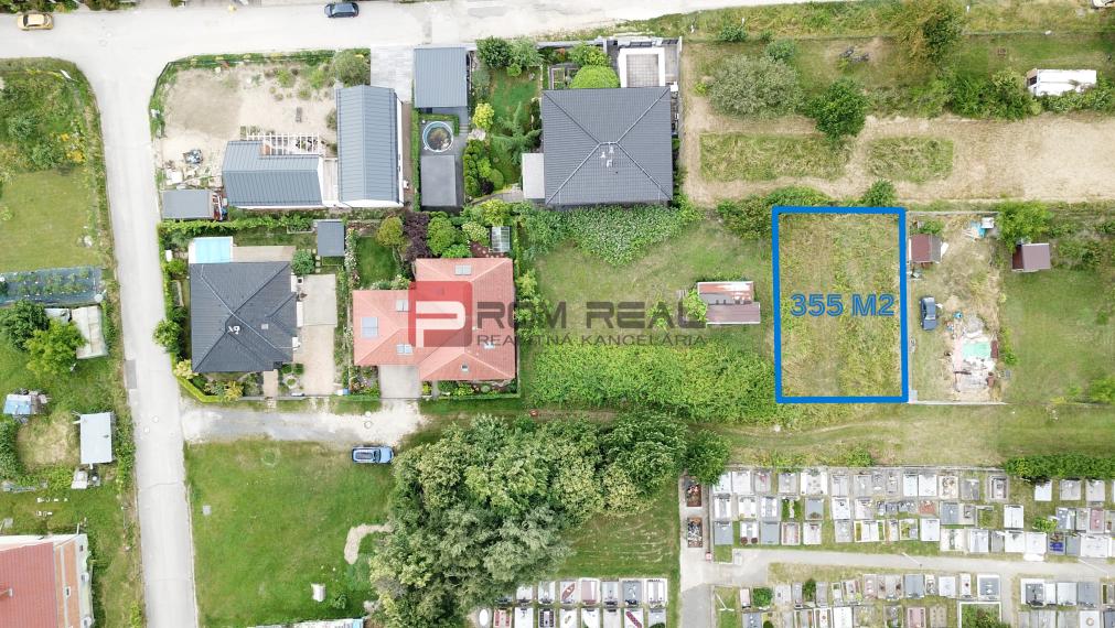 Pozemok 355 m2 so stavebným povolením malý bungalov Marianka