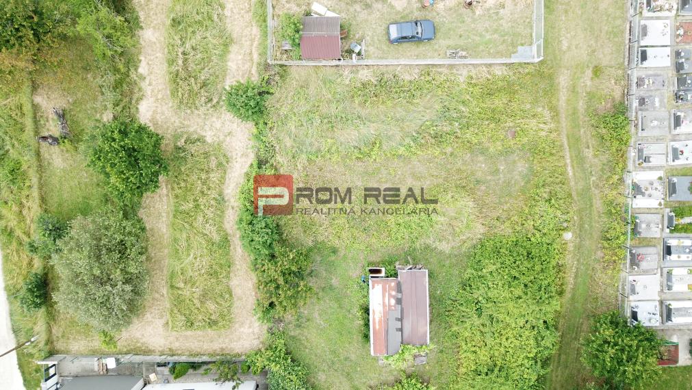 Pozemok 355 m2 so stavebným povolením malý bungalov Marianka