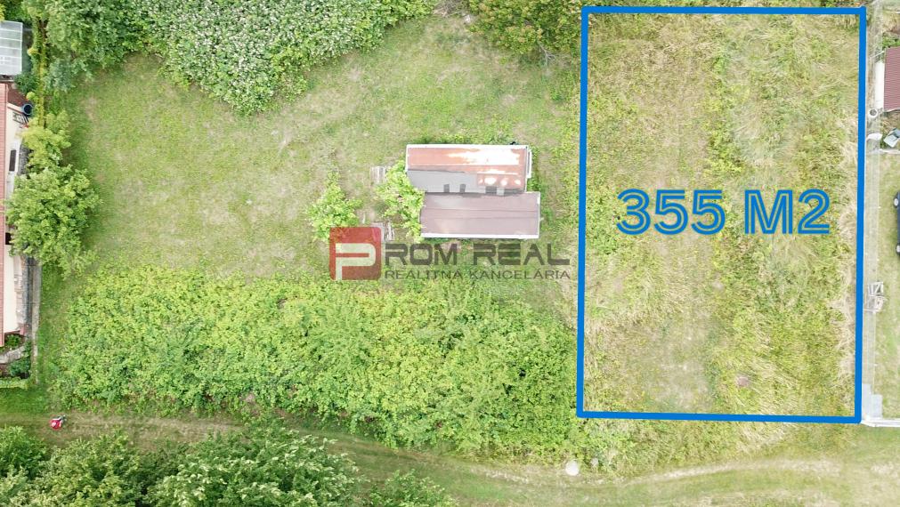 Pozemok 355 m2 so stavebným povolením malý bungalov Marianka
