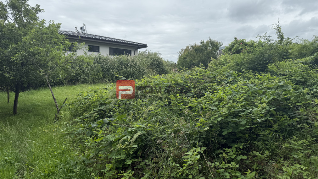 Rovinatý ideálny stavebný pozemok 848 m2 Marianka