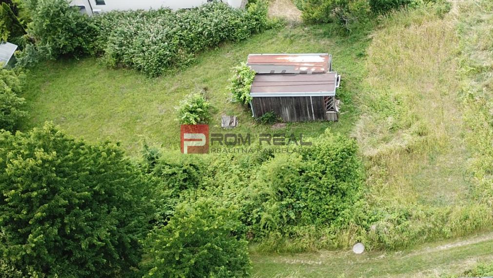 Rovinatý ideálny stavebný pozemok 848 m2 Marianka