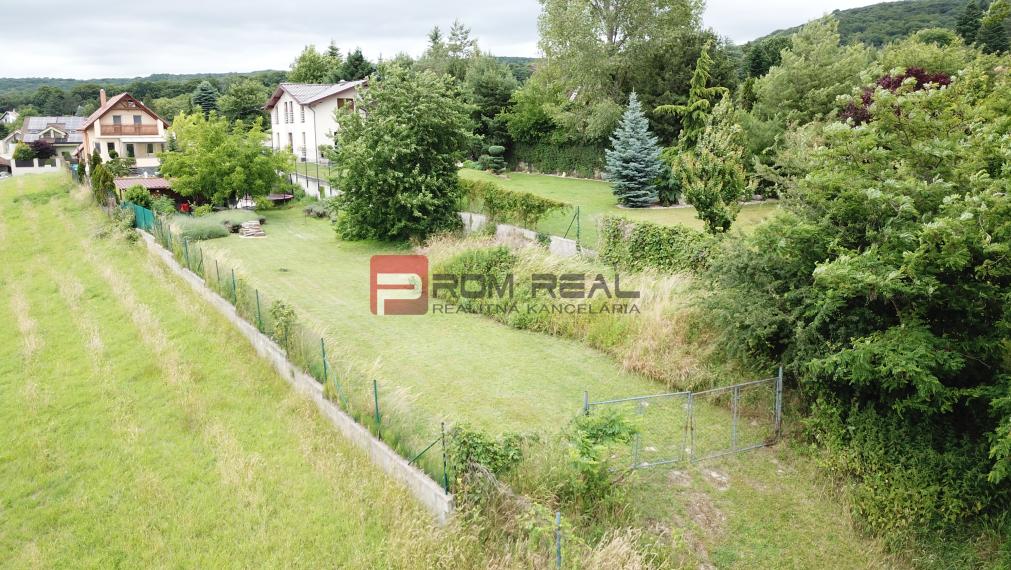 Nádherný pozemok 632 m2 s výhľadom na Alpy Marianka