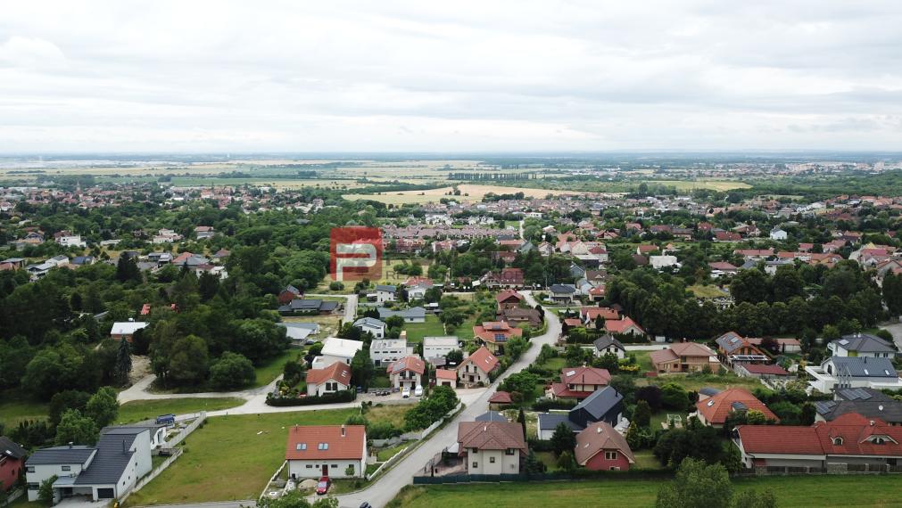 Nádherný pozemok 632 m2 s výhľadom na Alpy Marianka