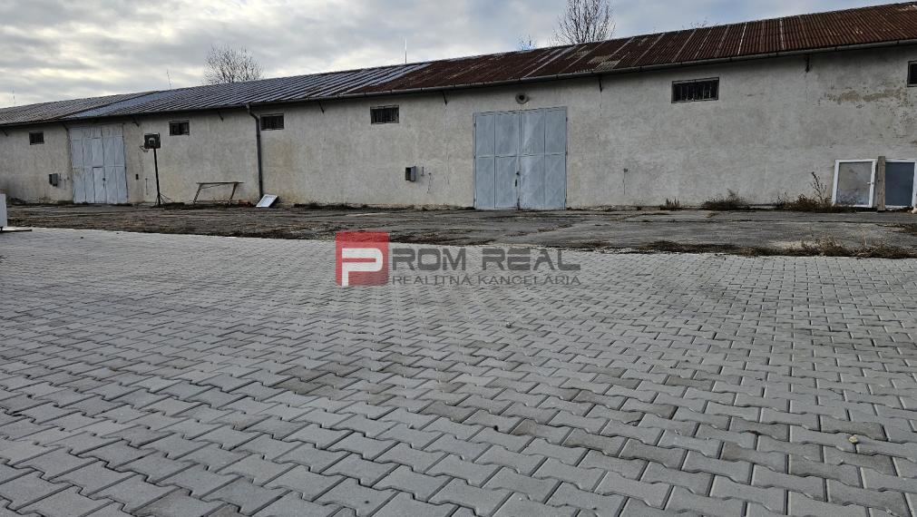 PRENÁJOM Veľký sklad s veľkorysým pozemkom v intraviláne