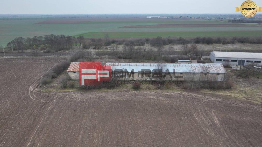 PRENÁJOM Veľký sklad s veľkorysým pozemkom v intraviláne