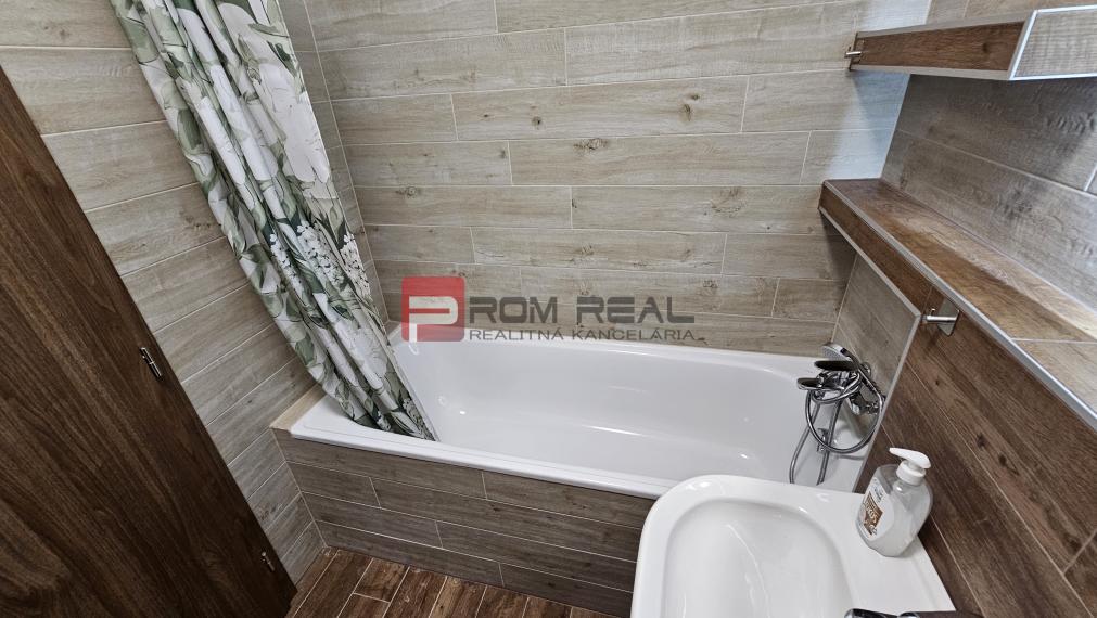 Na prenájom pekný svetlý zariadený byt Ivanka pri Dunaji