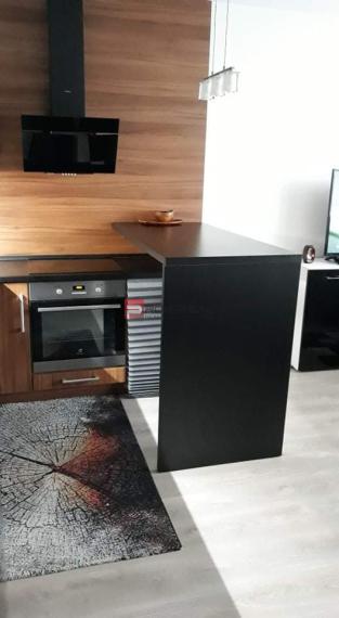 Exkluzívne na prenájom krásny svetlý, moderný 2 izb. byt s parkovaním vo Hviezdoslavove