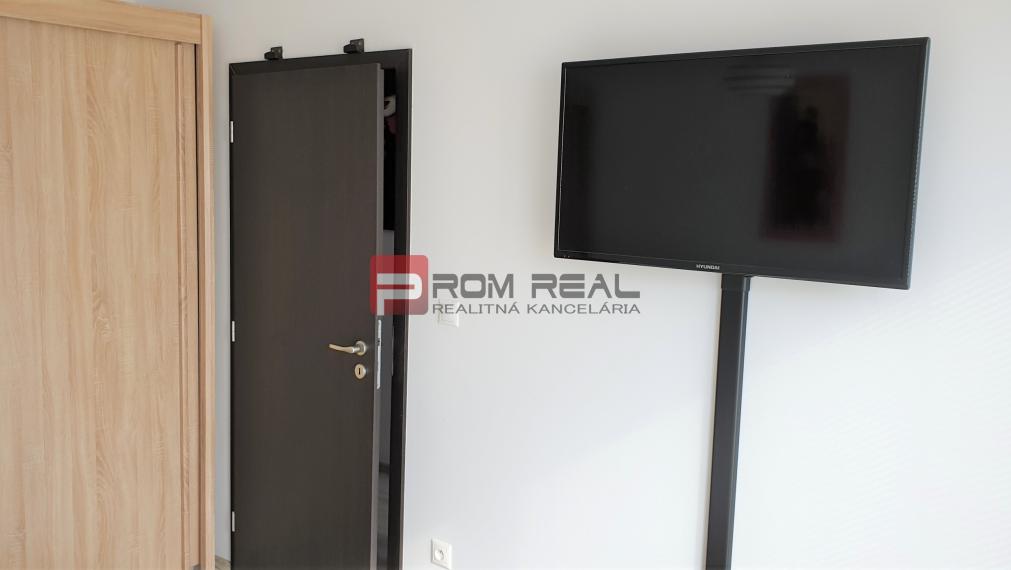 Exkluzívne na prenájom krásny svetlý, moderný 2 izb. byt s parkovaním vo Hviezdoslavove