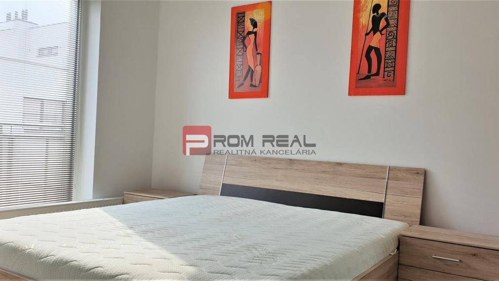 Exkluzívne na prenájom krásny svetlý, moderný 2 izb. byt s parkovaním vo Hviezdoslavove