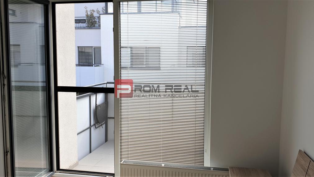 Exkluzívne na prenájom krásny svetlý, moderný 2 izb. byt s parkovaním vo Hviezdoslavove