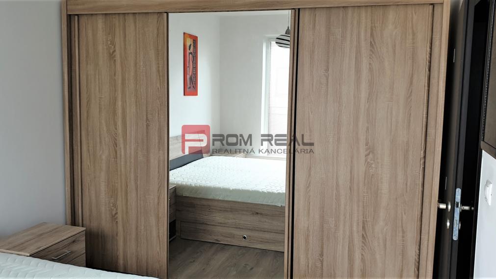 Exkluzívne na prenájom krásny svetlý, moderný 2 izb. byt s parkovaním vo Hviezdoslavove