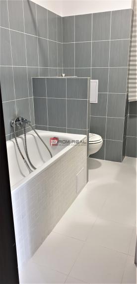 Exkluzívne na prenájom krásny svetlý, moderný 2 izb. byt s parkovaním vo Hviezdoslavove