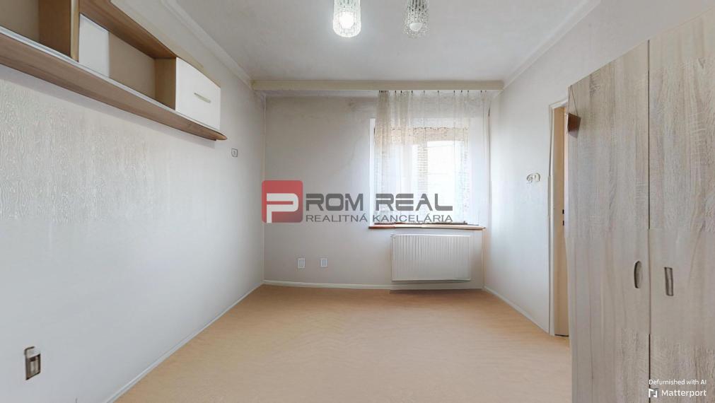 Rodinný dom Pezinok pri centre, 5 izb., pekná záhrada, garáž