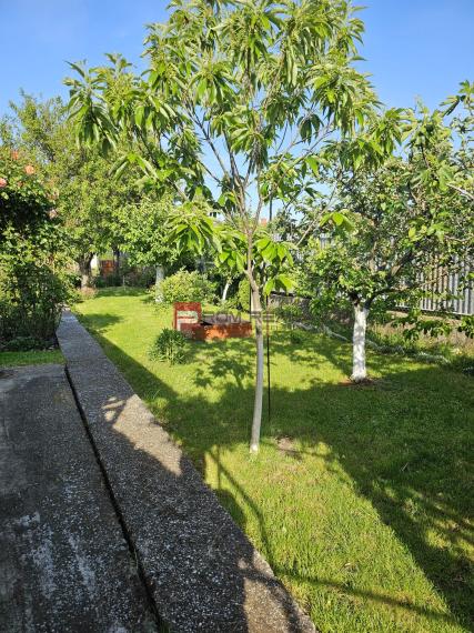 Pozemok 745 m2 Pezinok pri centre s rodinným domom