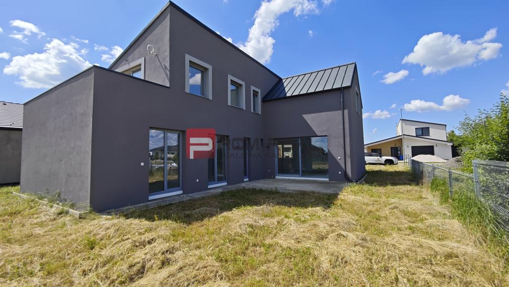 Veľký rodinný dom s úžitkovou plochou 222m2 novostavba Cífer