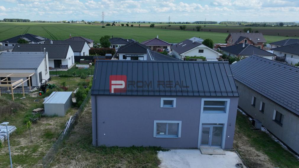 Veľký rodinný dom s úžitkovou plochou 222m2 novostavba Cífer