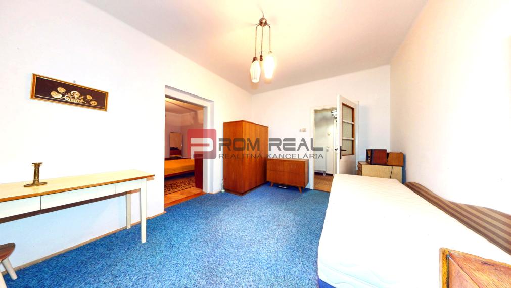 Predaj Zachovalý, Zariadený Rodinný Dom a záhrada, Piešťany