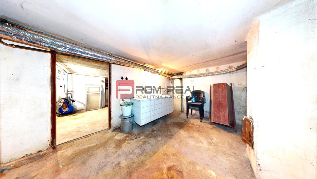 Predaj Zachovalý, Zariadený Rodinný Dom a záhrada, Piešťany