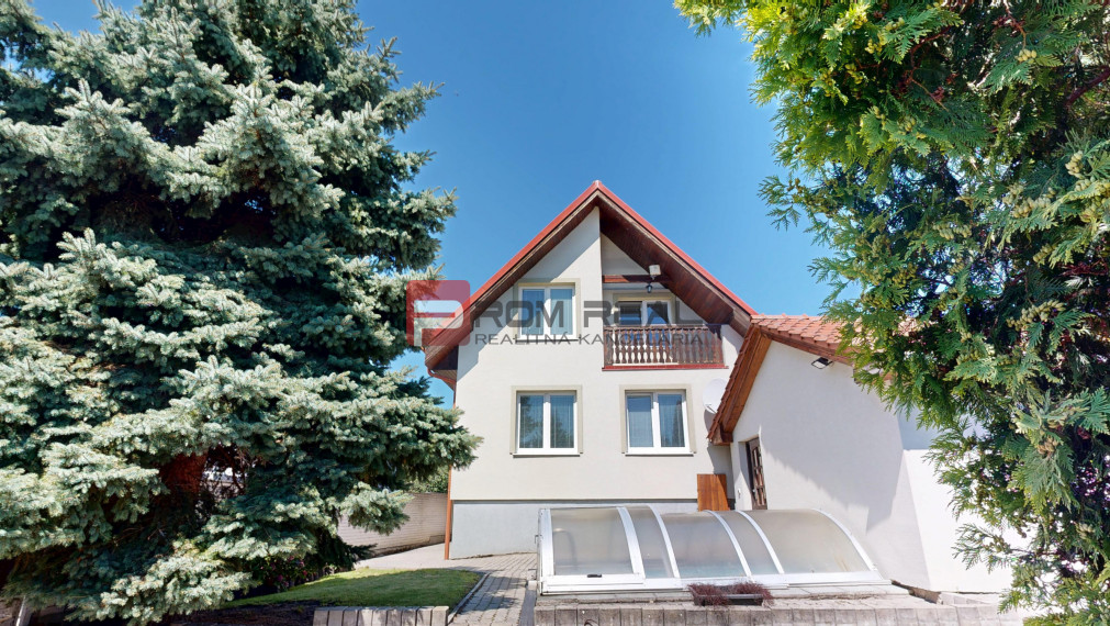 Na PREDAJ 5 izbový rodinný dom s bazénom Pezinok - Limbach