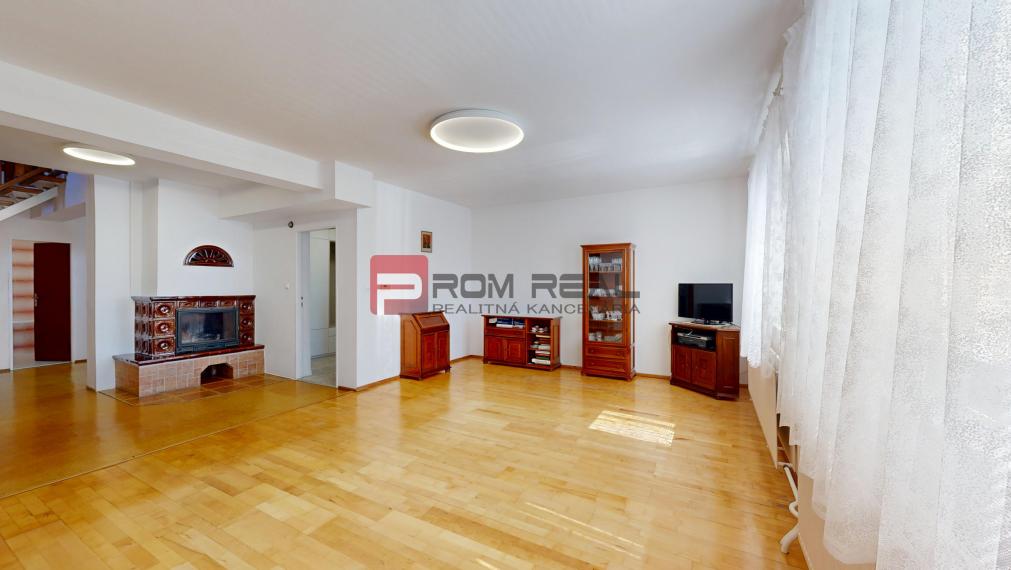 Na PREDAJ 5 izbový rodinný dom s bazénom Pezinok - Limbach