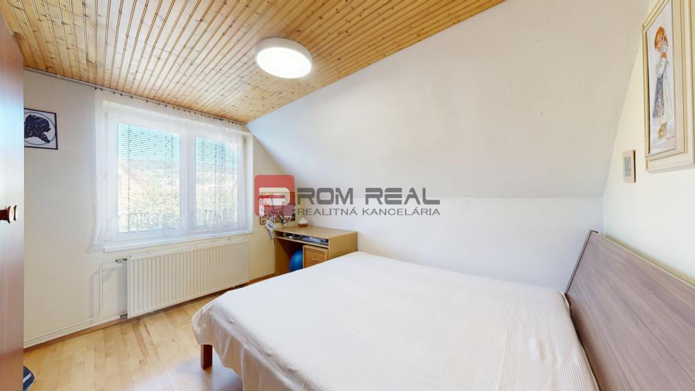 Na PREDAJ 5 izbový rodinný dom s bazénom Pezinok - Limbach