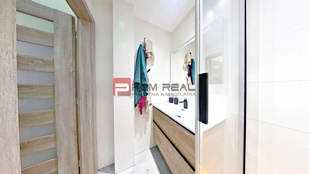 Prenájom 3i byt zariadený, 2 balkóny, Ružinov, Bratislava