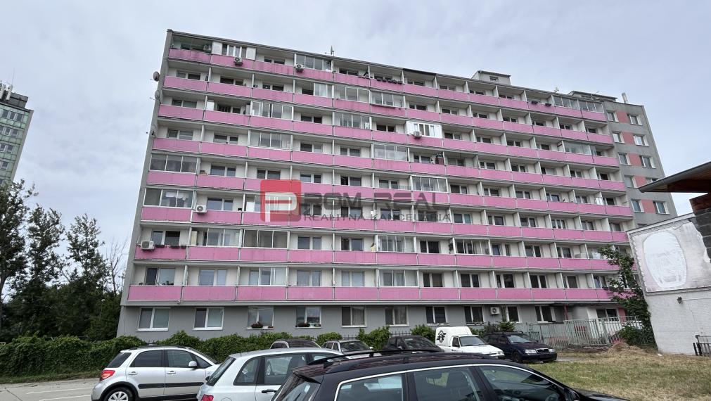 Prenájom kompletne zariadenej garsonky s loggiou – Rybničná, Vajnory