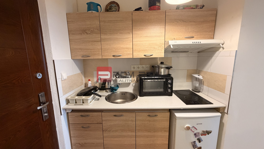 Prenájom kompletne zariadenej garsonky s loggiou – Rybničná, Vajnory