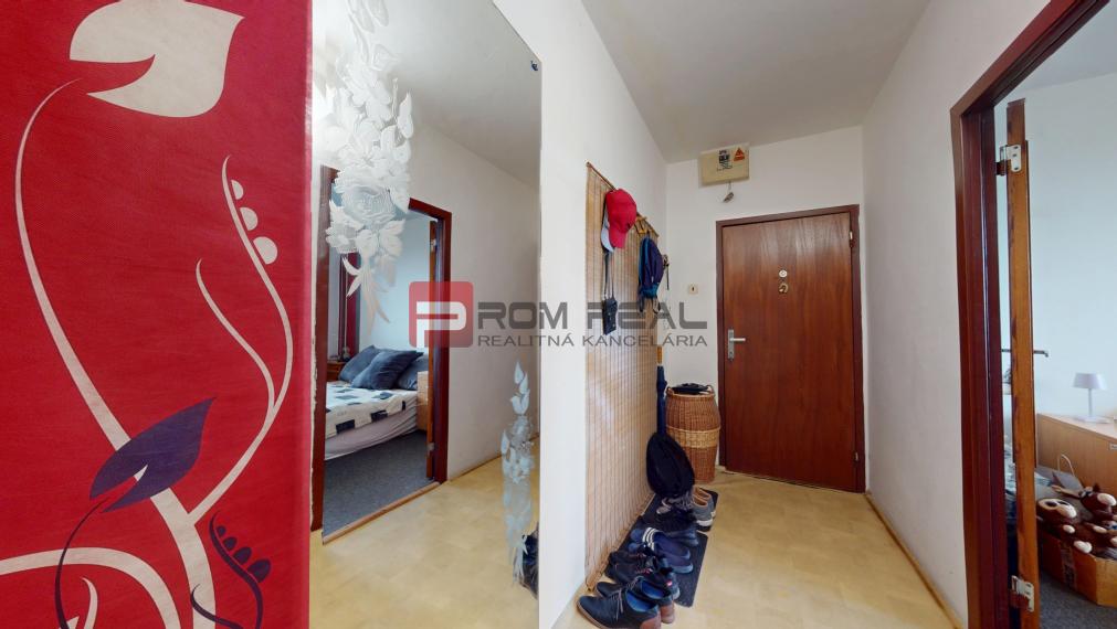 Na prenájom veľký 2 izbový byt Bratislava Rajčianska