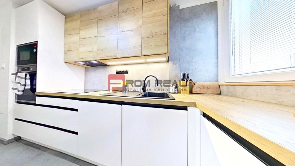 PRENÁJOM 3i byt 2 balkóny komplet zariad. Ružinov Bratislava