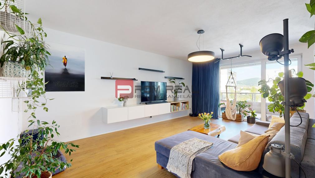 Na PREDAJ priestranný 3 izbový byt vo vyhľadávanej lokalite - Pezinok