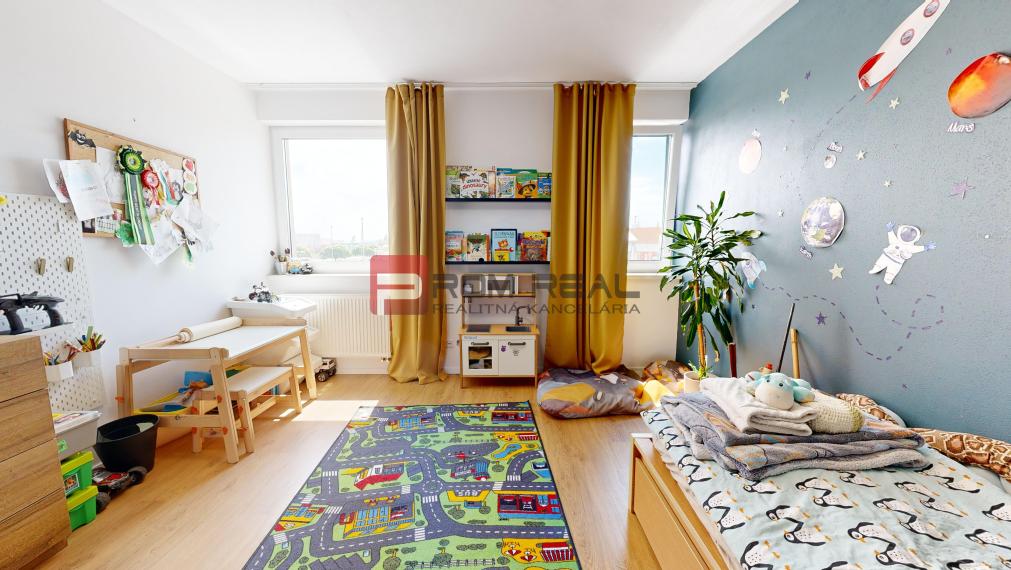 Na PREDAJ priestranný 3 izbový byt vo vyhľadávanej lokalite - Pezinok