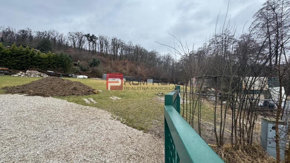 Exkluzivne stavebný pozemok Limbach