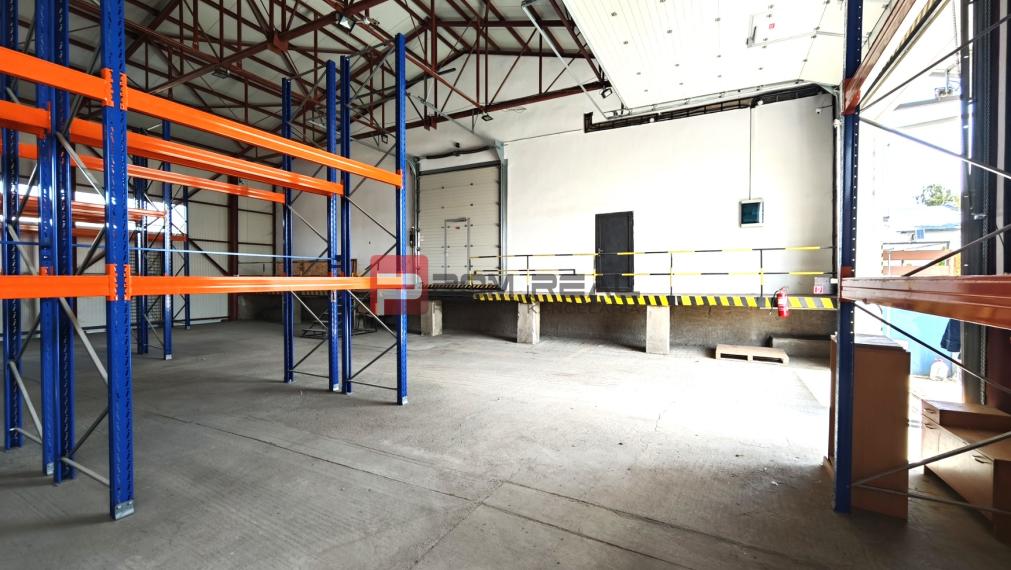 Funkčný sklad a prevádzka pre rastúcu firmu – Šúrska, Modra