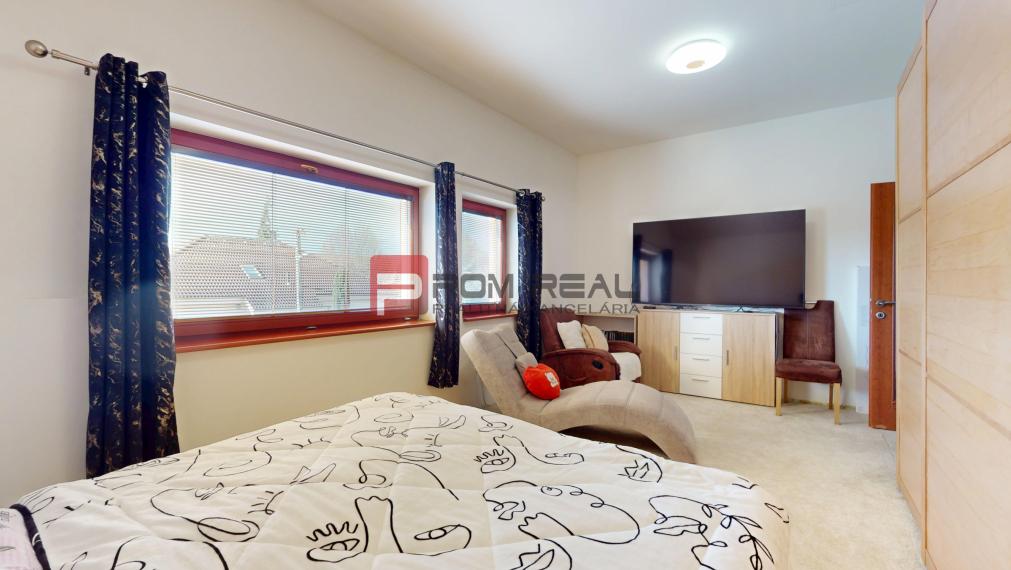 Na prenájom veľký 3 izbový byt s veľkou terasou a 2x parking