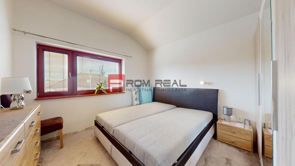 Na prenájom veľký 3 izbový byt s veľkou terasou a 2x parking