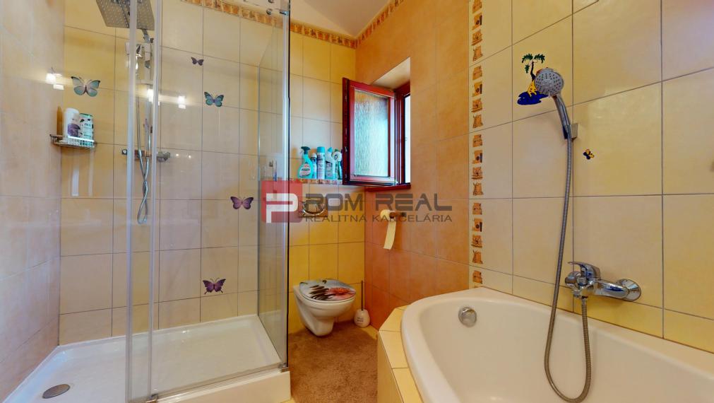 Na prenájom veľký 3 izbový byt s veľkou terasou a 2x parking