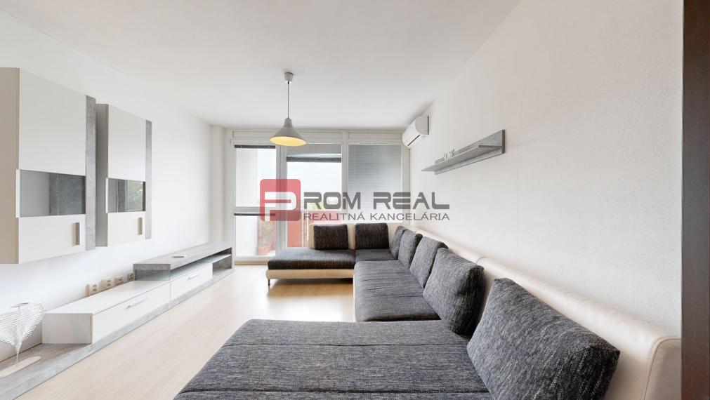 Na PRENÁJOM 2 izbový byt s balkónom a parkovacím miestom priamo pred vchodom, na sídlisku Muškát - Pezinok