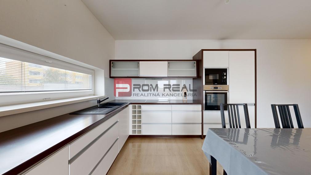 Na PRENÁJOM 2 izbový byt s balkónom a parkovacím miestom priamo pred vchodom, na sídlisku Muškát - Pezinok