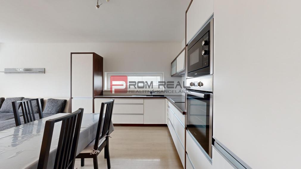 Na PRENÁJOM 2 izbový byt s balkónom a parkovacím miestom priamo pred vchodom, na sídlisku Muškát - Pezinok