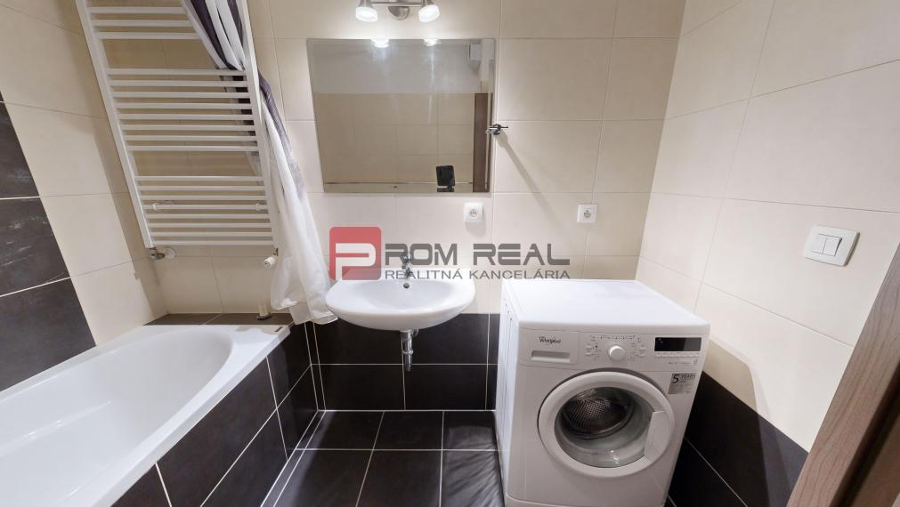 Na PRENÁJOM 2 izbový byt s balkónom a parkovacím miestom priamo pred vchodom, na sídlisku Muškát - Pezinok