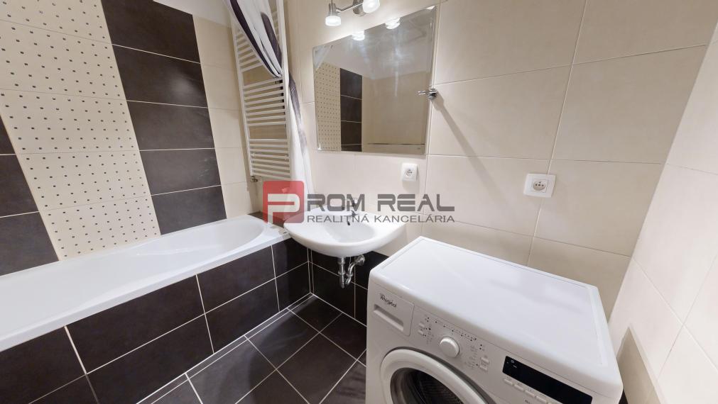 Na PRENÁJOM 2 izbový byt s balkónom a parkovacím miestom priamo pred vchodom, na sídlisku Muškát - Pezinok