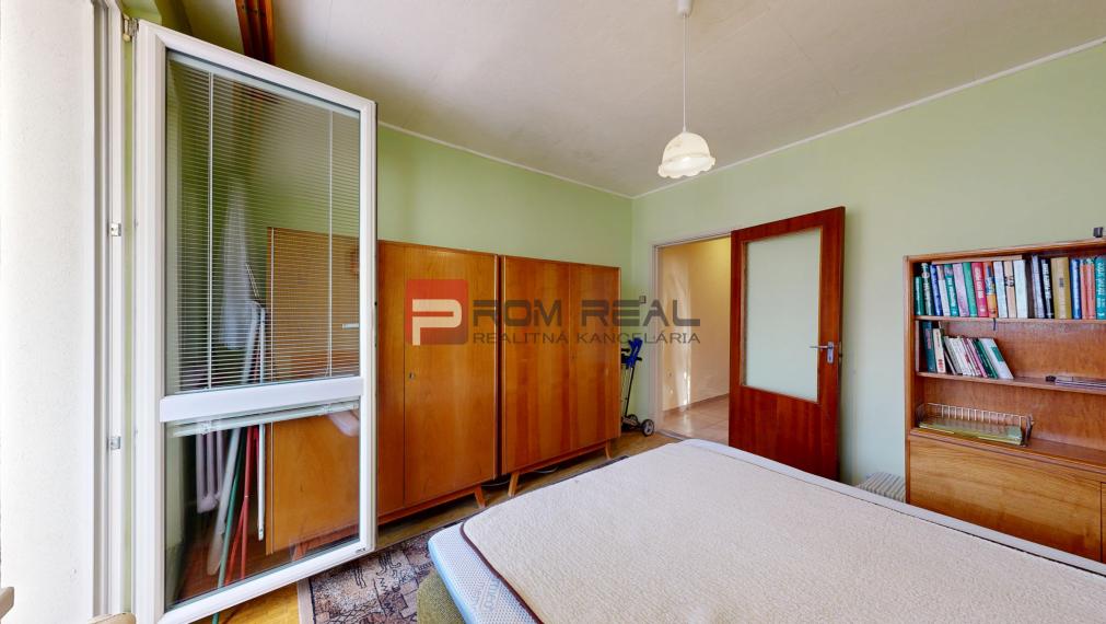 Na PREDAJ veľkometrážny 2 izbový byt s 2 balkónmi - Pezinok