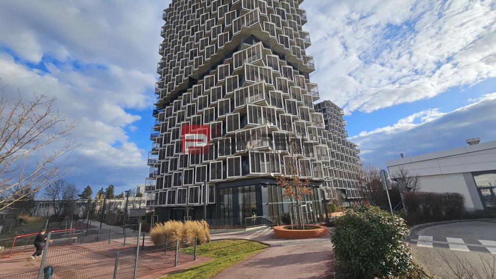 Na prenájom 2 izb. byt s parkovaním a veľkou terasou Guthaus