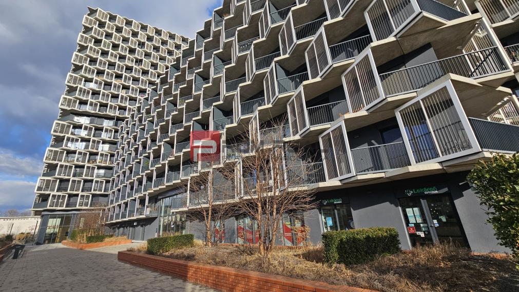 Na prenájom 2 izb. byt s parkovaním a veľkou terasou Guthaus