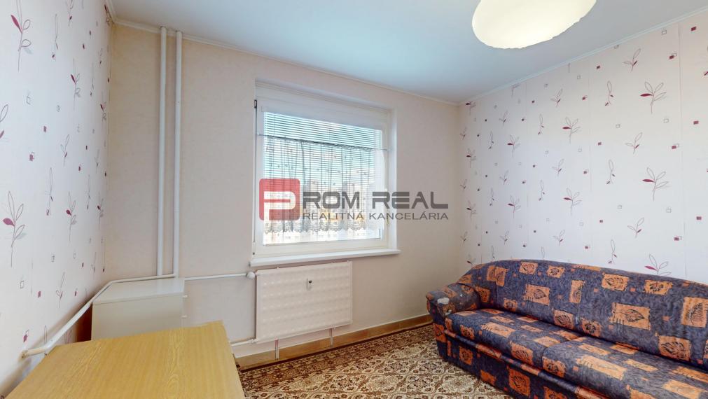 Na prenájom 2 izbový byt s presklenou loggiou Pezinok