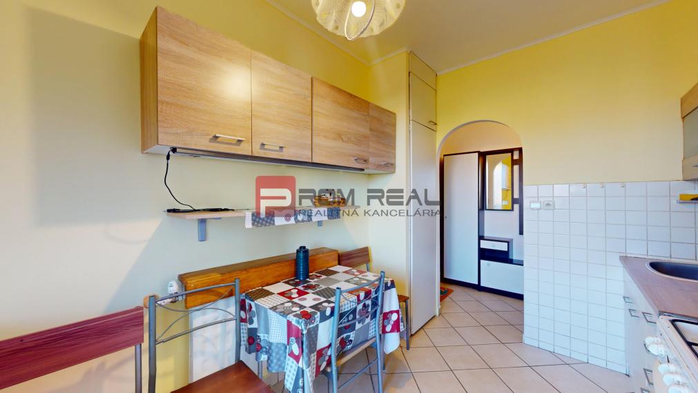 Na prenájom 2 izbový byt s presklenou loggiou Pezinok